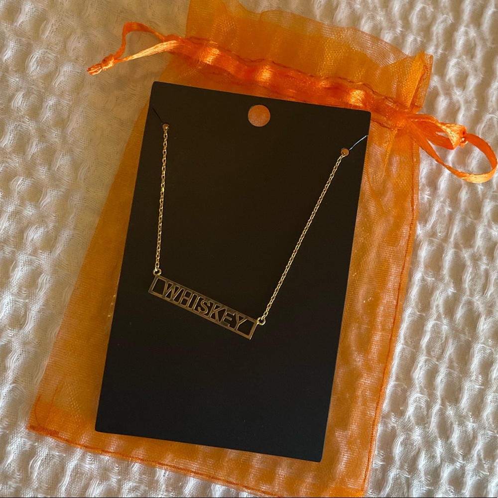 Whiskey necklace in yellow gold!